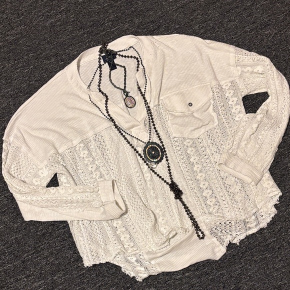 Daytrip White Textured Women's Blouse ONLY - Picture 1 of 3